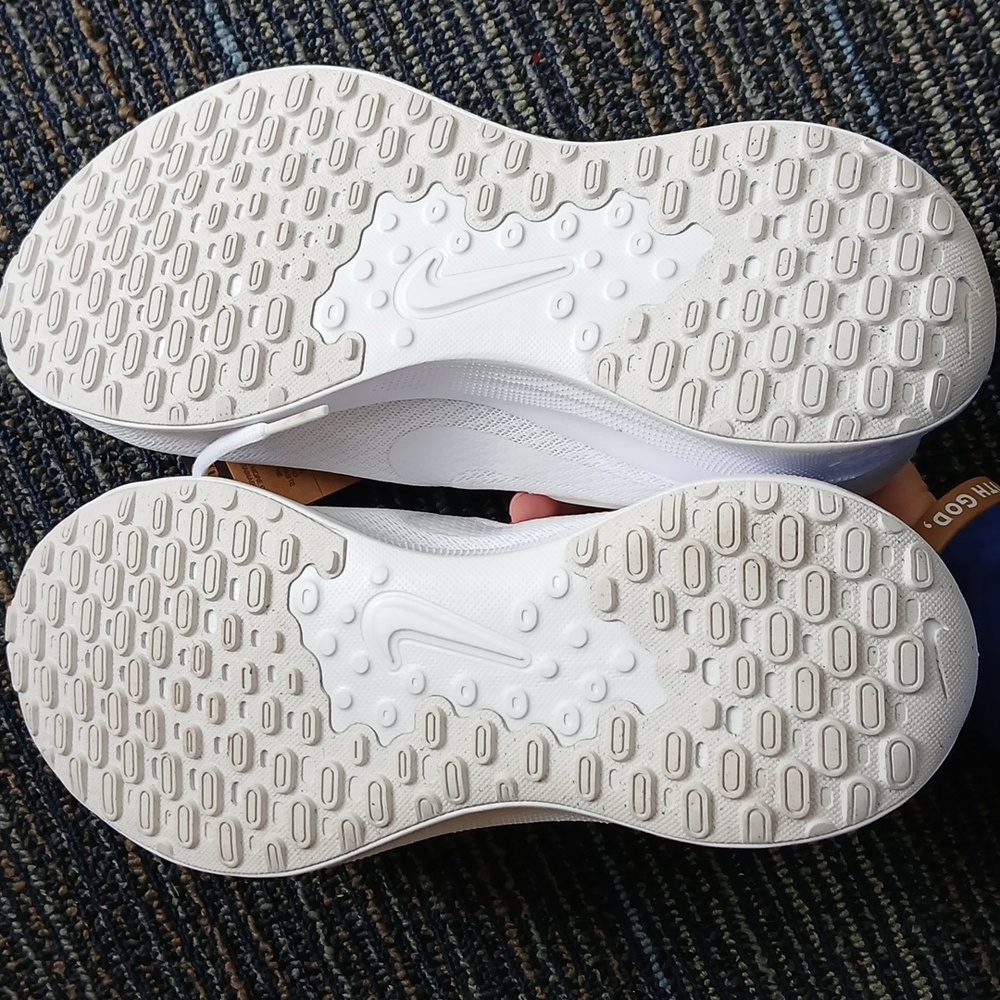 NWT Nike Revolution 7 Women's Road Running Shoes ,White-Size 9.5 - Picture 7 of 7